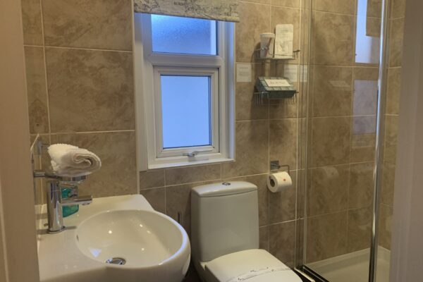 En suite shower